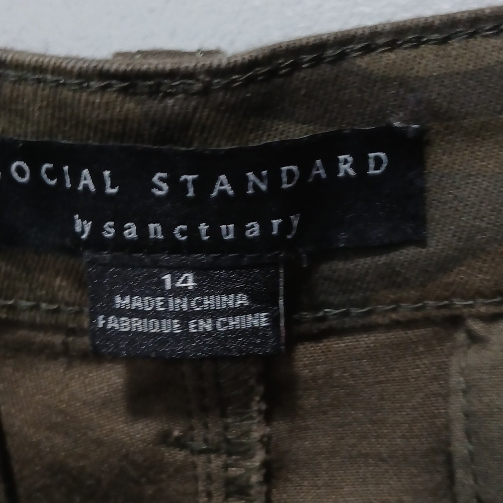 Social Standard by Santuary Camouflage Pants Size 14 Pockets Zipper Ankle - Picture 5 of 8